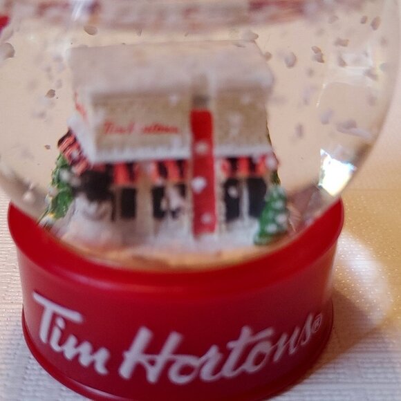 2015 Tim Hortons Snow Globe Ornament Store - Picture 5 of 6